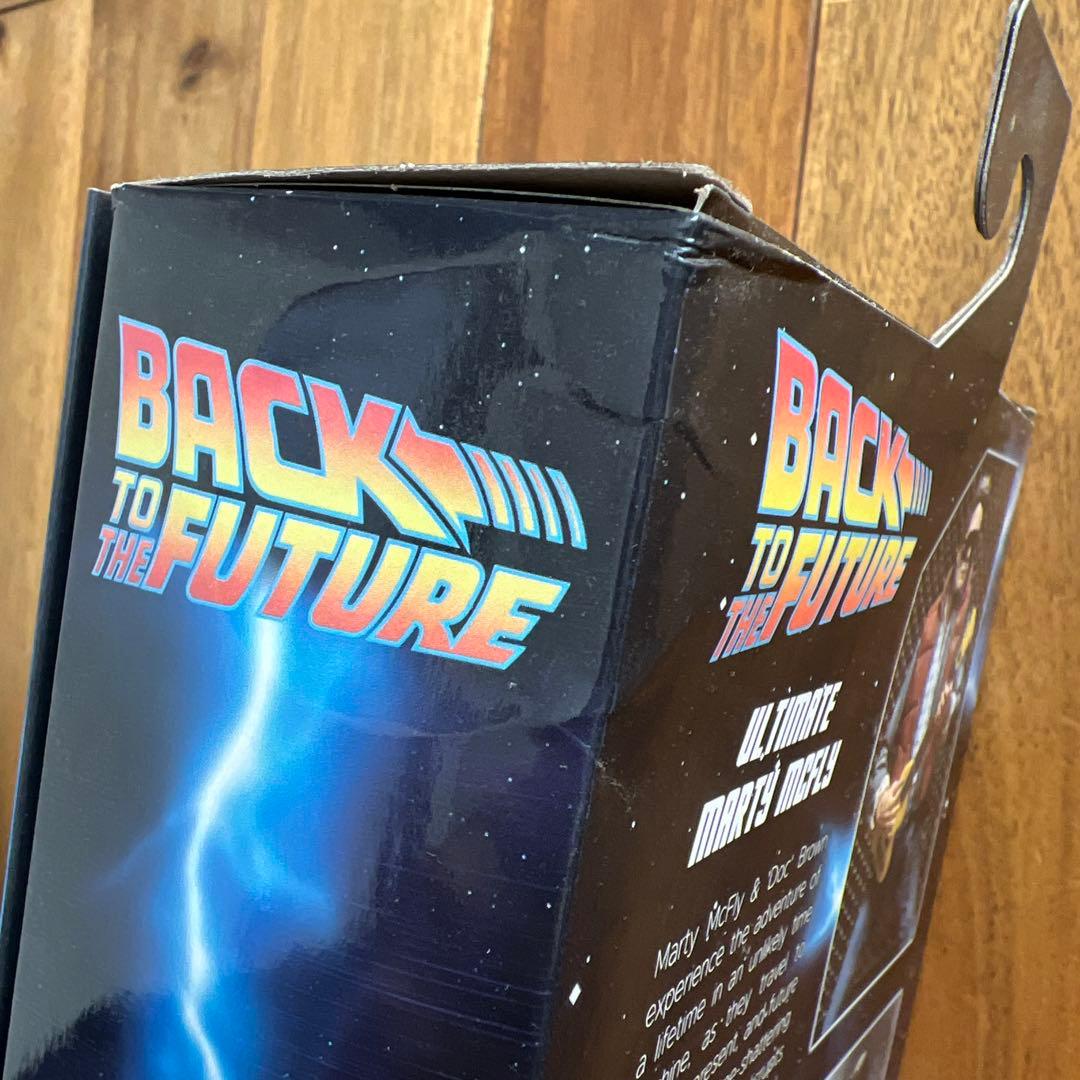 NECAバック・トゥ・ザ・フューチャー マーティ・マクフライ フィギュア