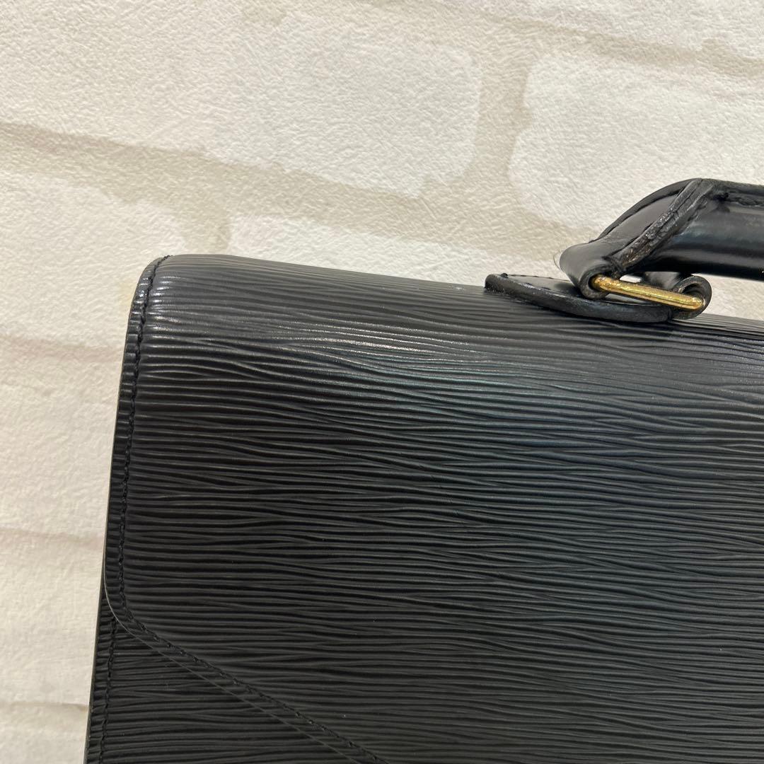 ブリーフケース　ルイヴィトン　エピ　コンセイエ　ブラック