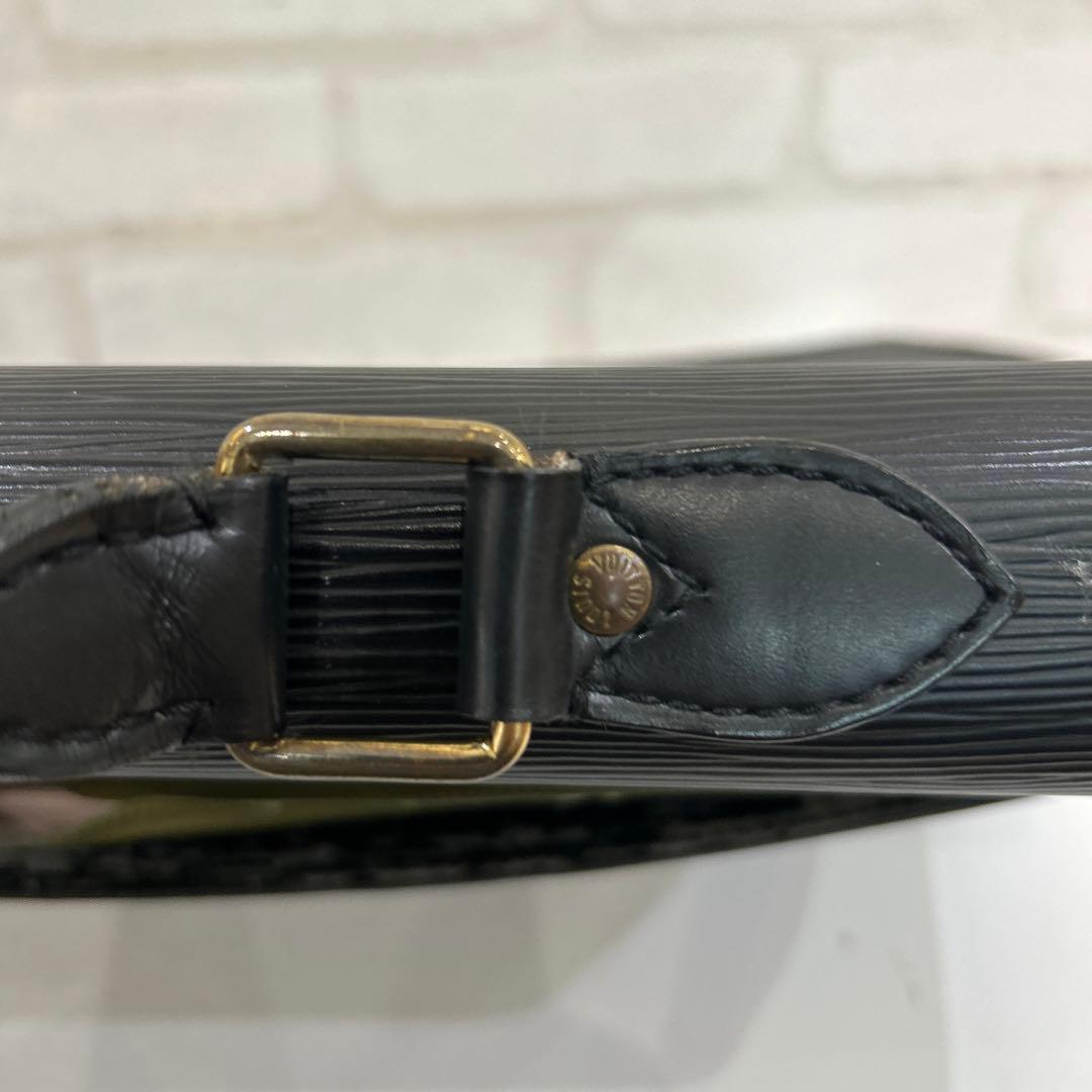 ブリーフケース　ルイヴィトン　エピ　コンセイエ　ブラック