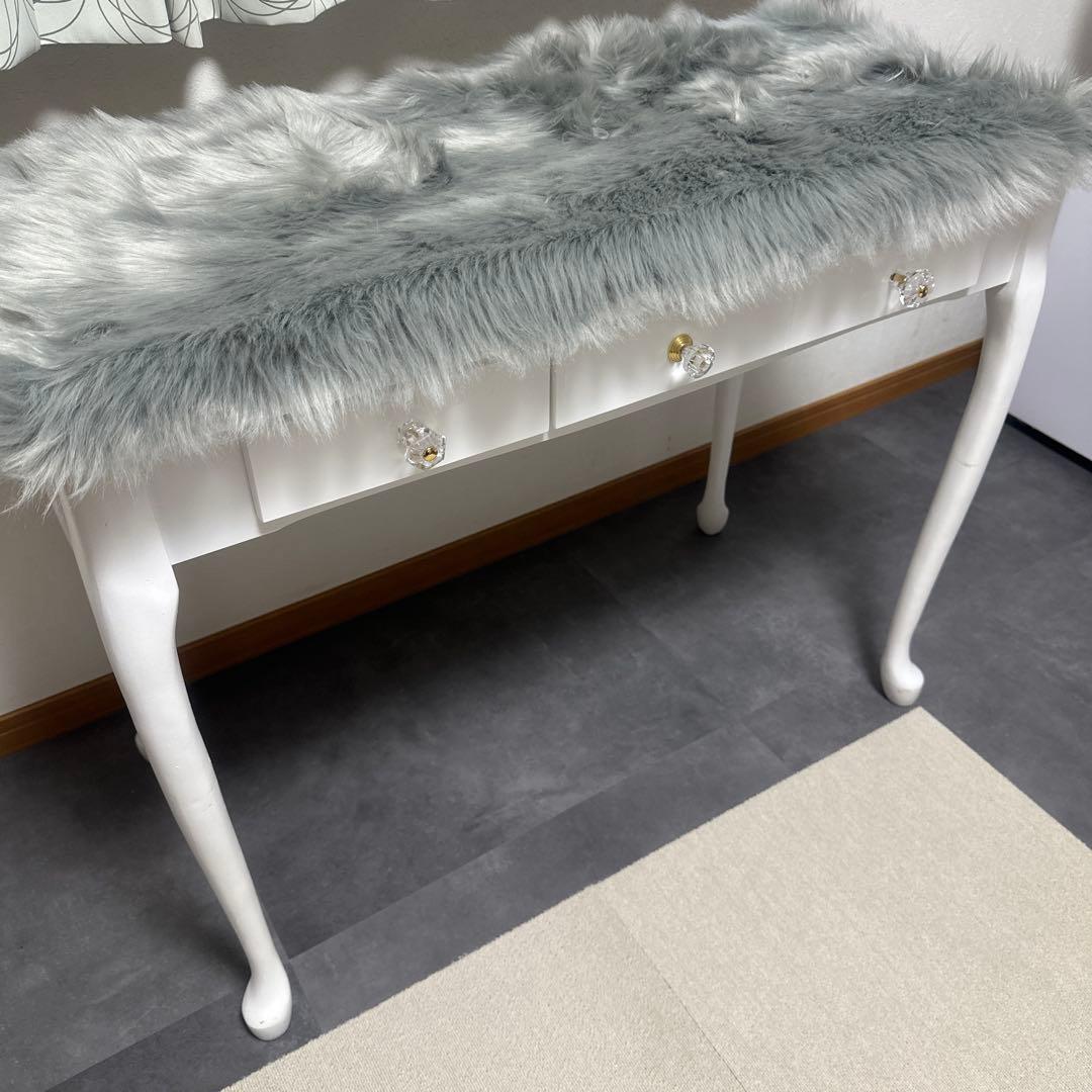 最終値下げ‼️早い者勝ち‼️ファー付❤︎ホワイトクラシックテーブル 引き出し付き