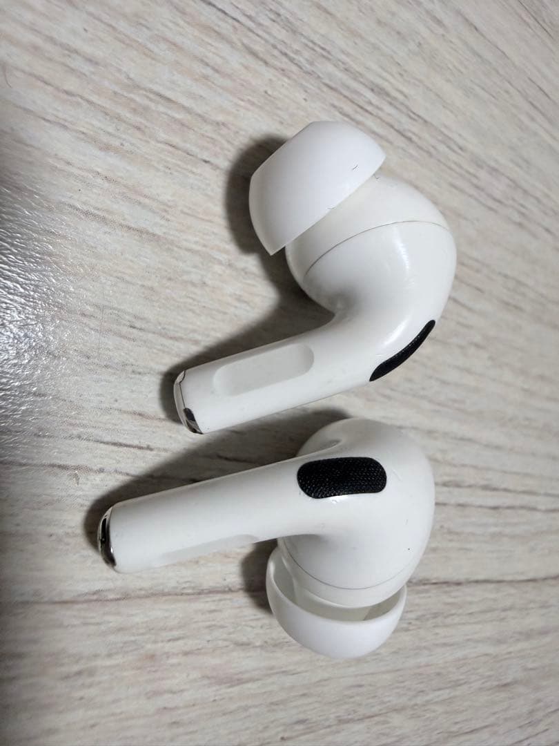 AirPods Pro 本体 充電ケース付き 付属品未使用