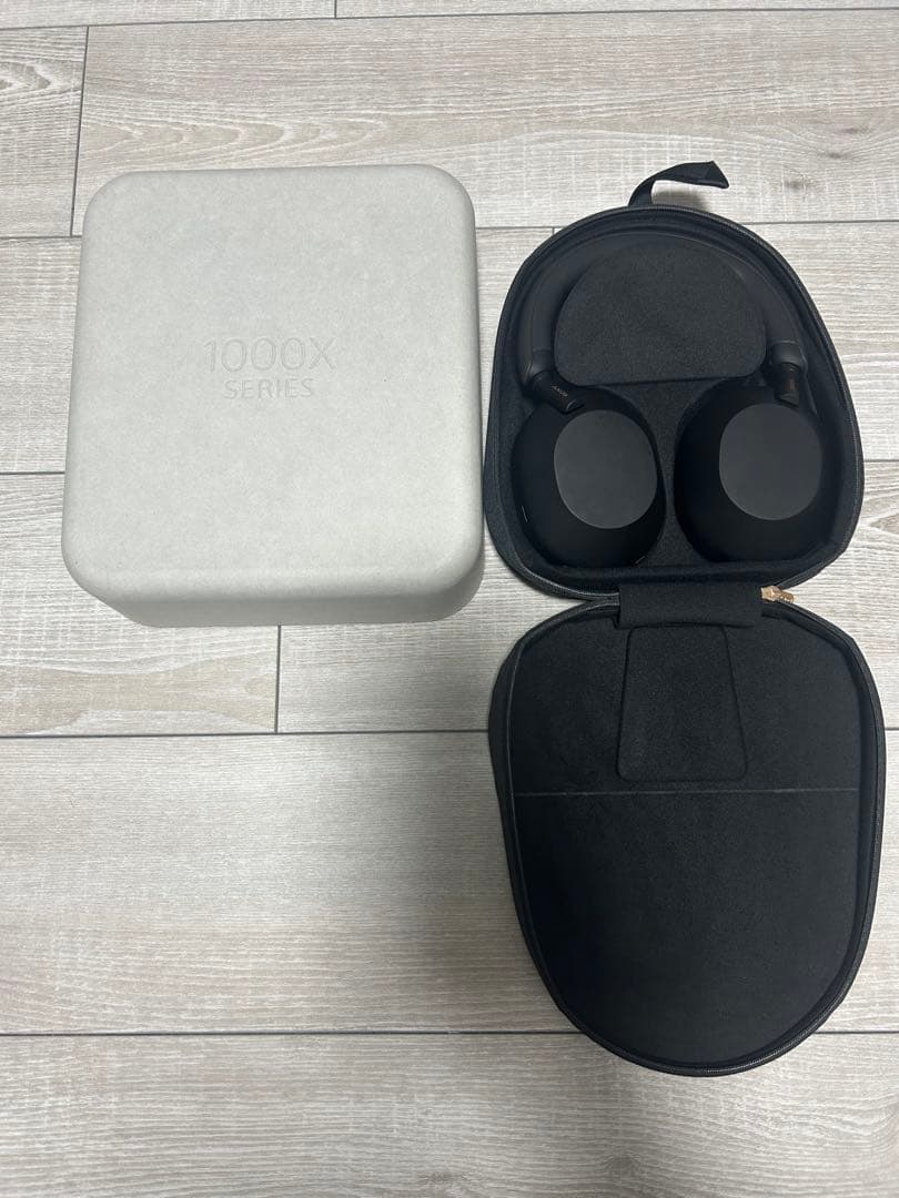 ソニー(SONY) ヘッドホンWH-1000XM5 ブラック　箱付き