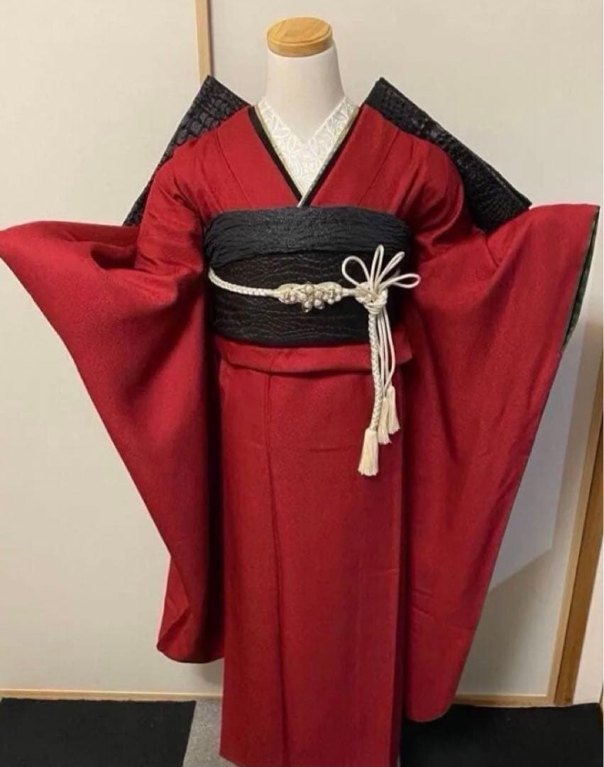 振袖フルセット　地紋　成人式　色無地振袖　赤　　黒　正絹　振袖6点セット