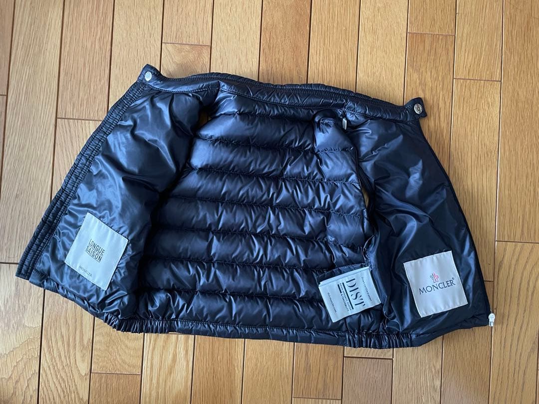モンクレール　ダウンベスト