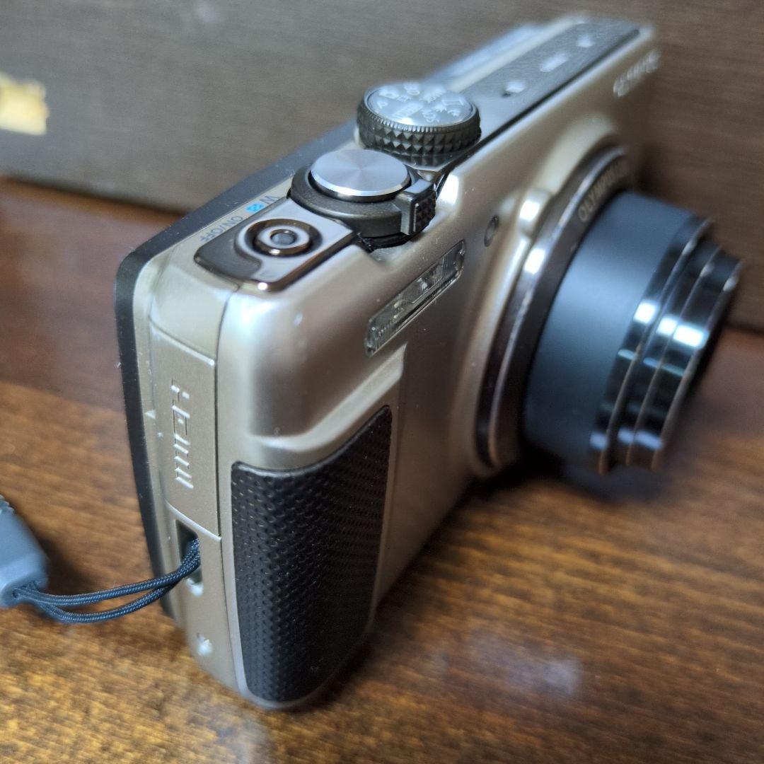 OLYMPUS デジカメ　1600万画素　 SH-21 本体 デジカメ