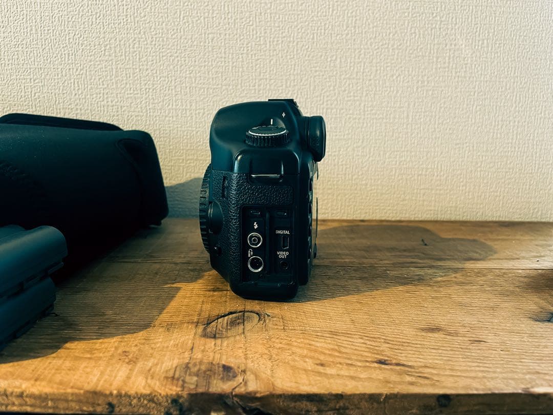 デジタルカメラ Canon EOS 5D & Carl Zeiss Planar 50mm