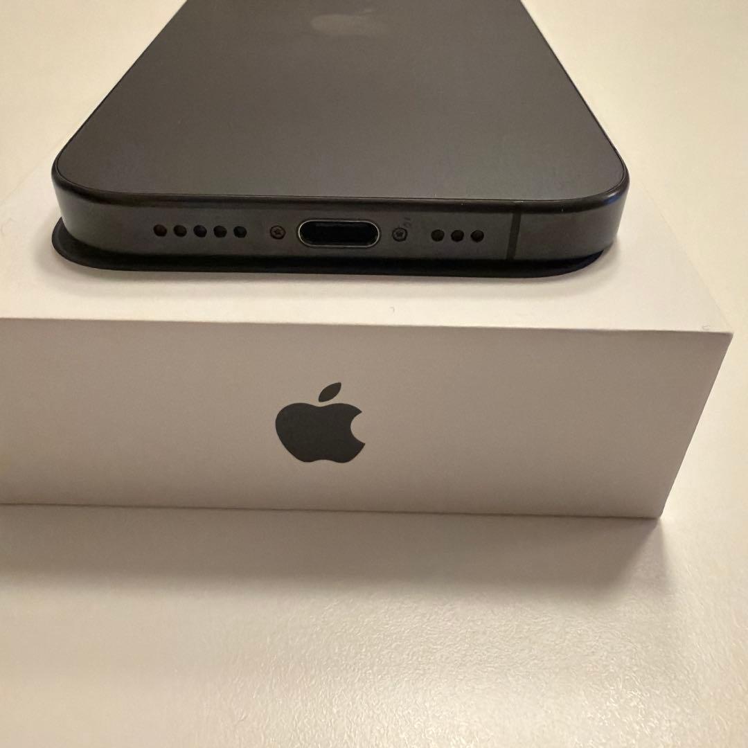美品　90% iPhone 15 pro 256GB 　ブラックチタニウム