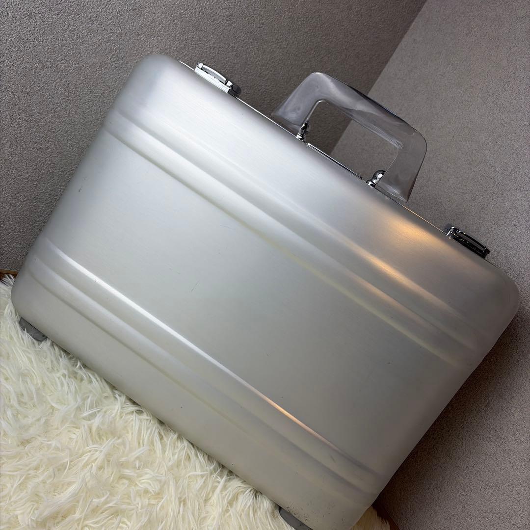 美品　ゼロハリバートン　アタッシュケース　クリアハンドル　アルミ