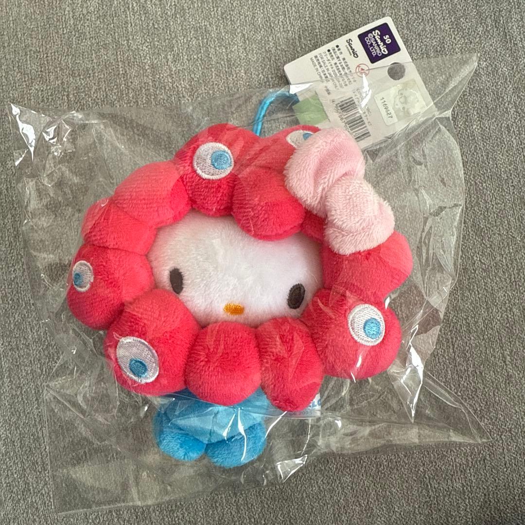 ミャクミャク　なりきりぬいぐるみ　ハローキティ　カラビナ付き　万博会場限定カラー