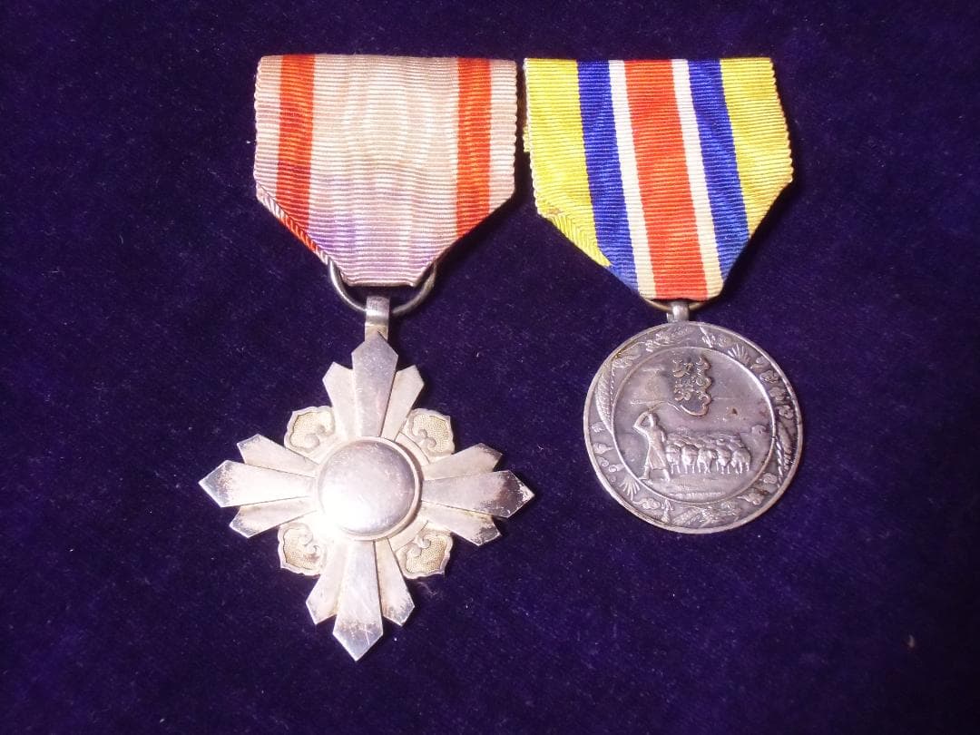 ●日本の勲章/徽章/日本軍＊銀製メダル２個セット（実物）