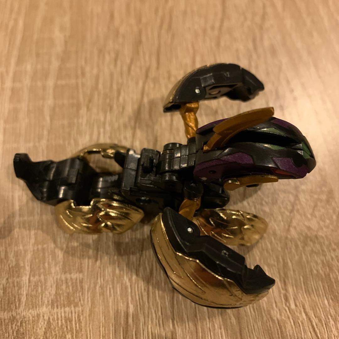 爆丸　覇タヴァネル　ゲートカード（シルバー）１枚 部品6個つき