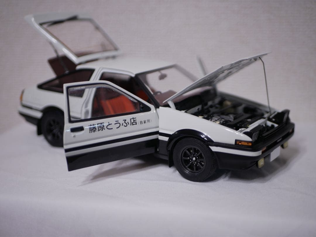 トレノ 1/18スケールミニカー