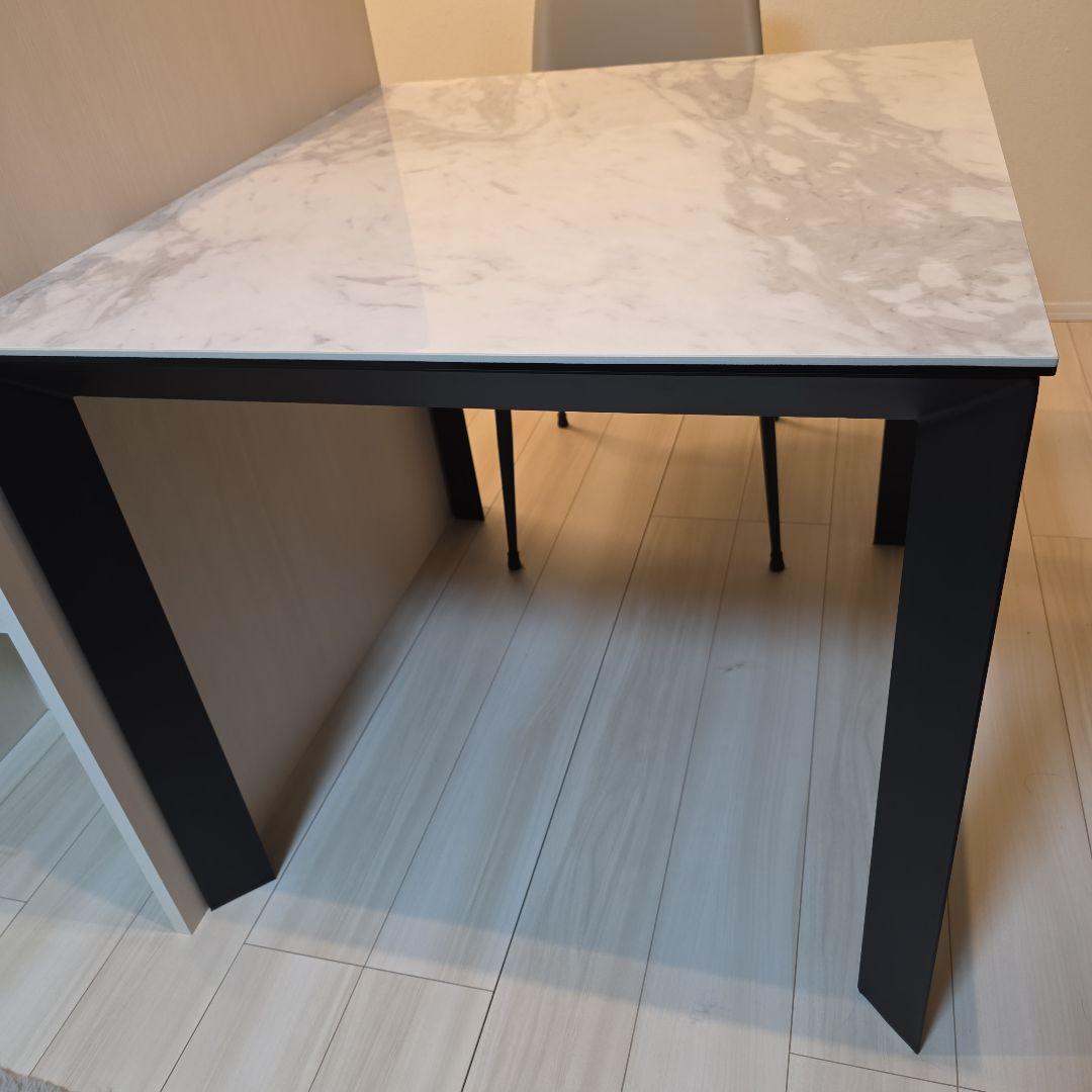 セラミックテーブル