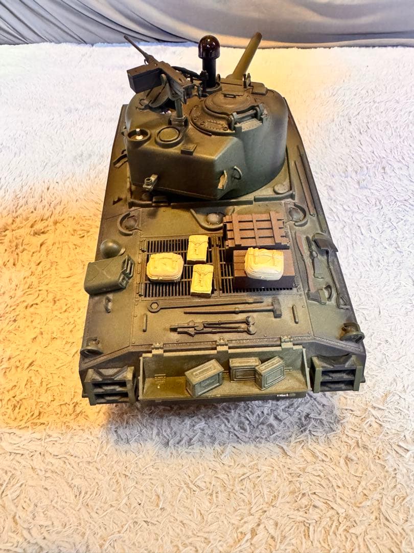 戦車モデル M4A3 SHERMAN 1:16