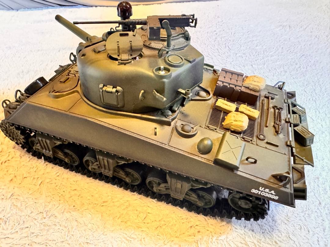 戦車モデル M4A3 SHERMAN 1:16