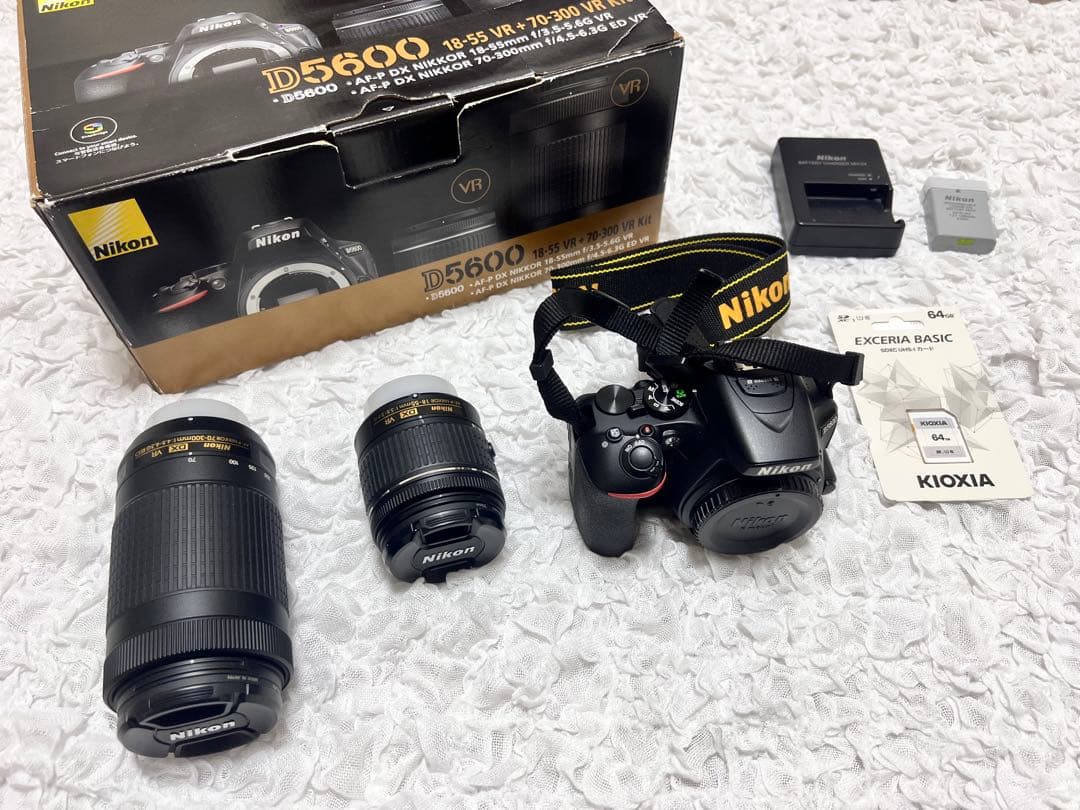 Nikon D5600 ダブルレンズキット　デジタル一眼レフ
