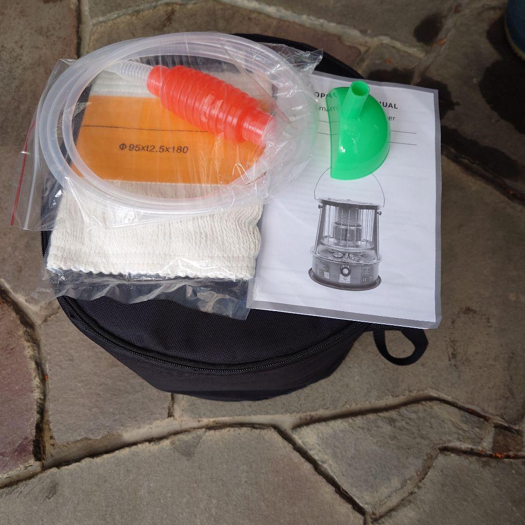 小型対流型石油ストーブ。新品。