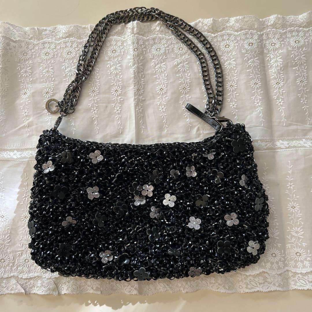新品 未使用 お花のモチーフが可愛いワイヤーチェーンバッグ ANTEPRIMA