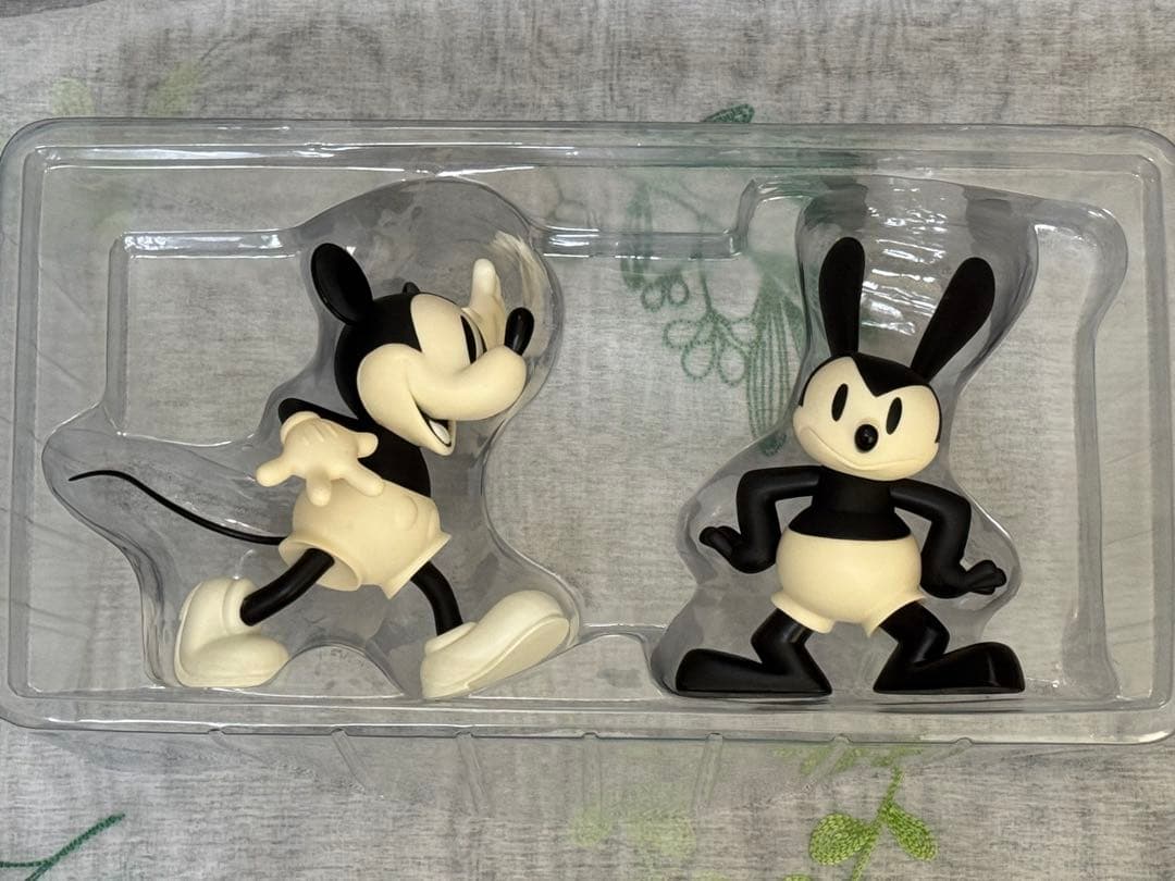 【新品未使用】ディズニー メディコムトイ ミッキー＆オズワルド ビックフィギュア