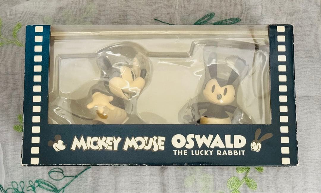 【新品未使用】ディズニー メディコムトイ ミッキー＆オズワルド ビックフィギュア