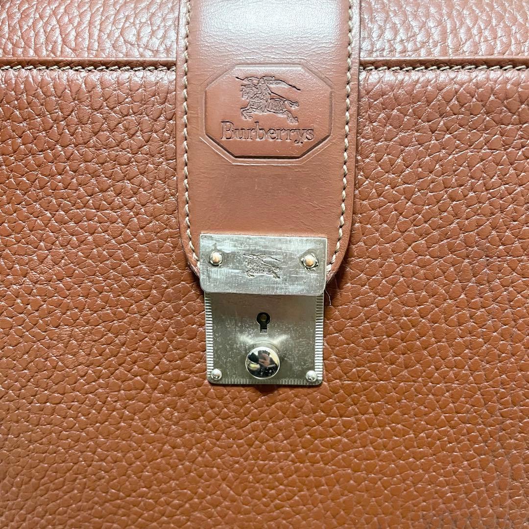 【美品/大容量】バーバリー　ダレスバッグ　レザー　茶　ノバチェック　ロゴ金具