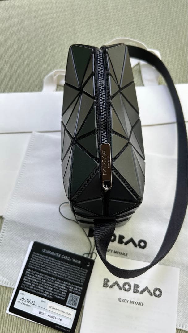 未使用 バオバオ　イッセイミヤケ　 ショルダーバッグ 黒 ブラック キューボイド
