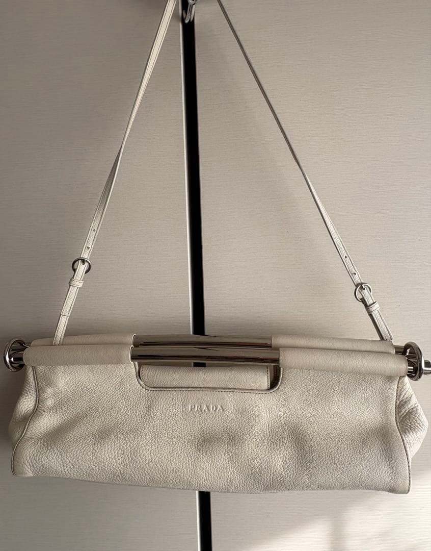 【PRADA 】希少デザイン✨✨ ホワイトレザー ショルダーバッグ