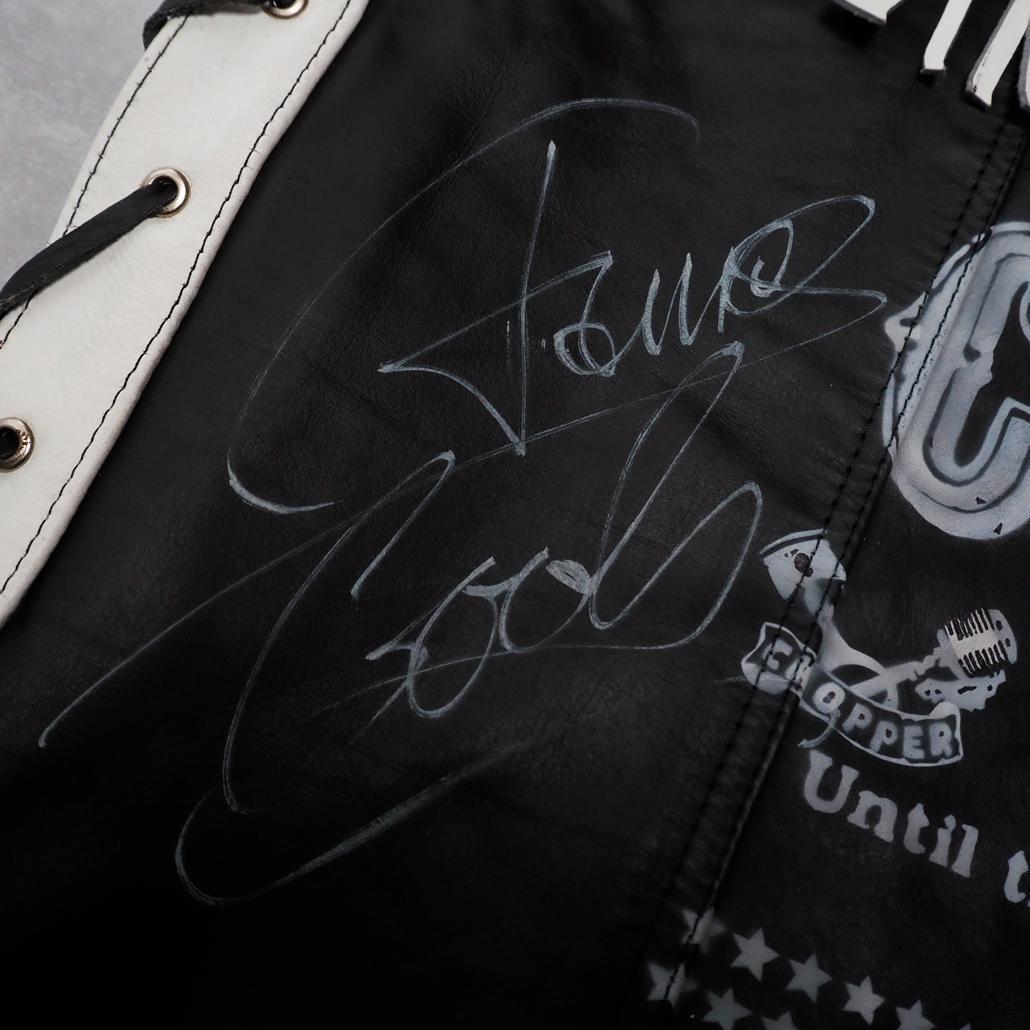 メンバー直筆サイン入り COOLS HUNGRY MAN 本革バイカーベスト