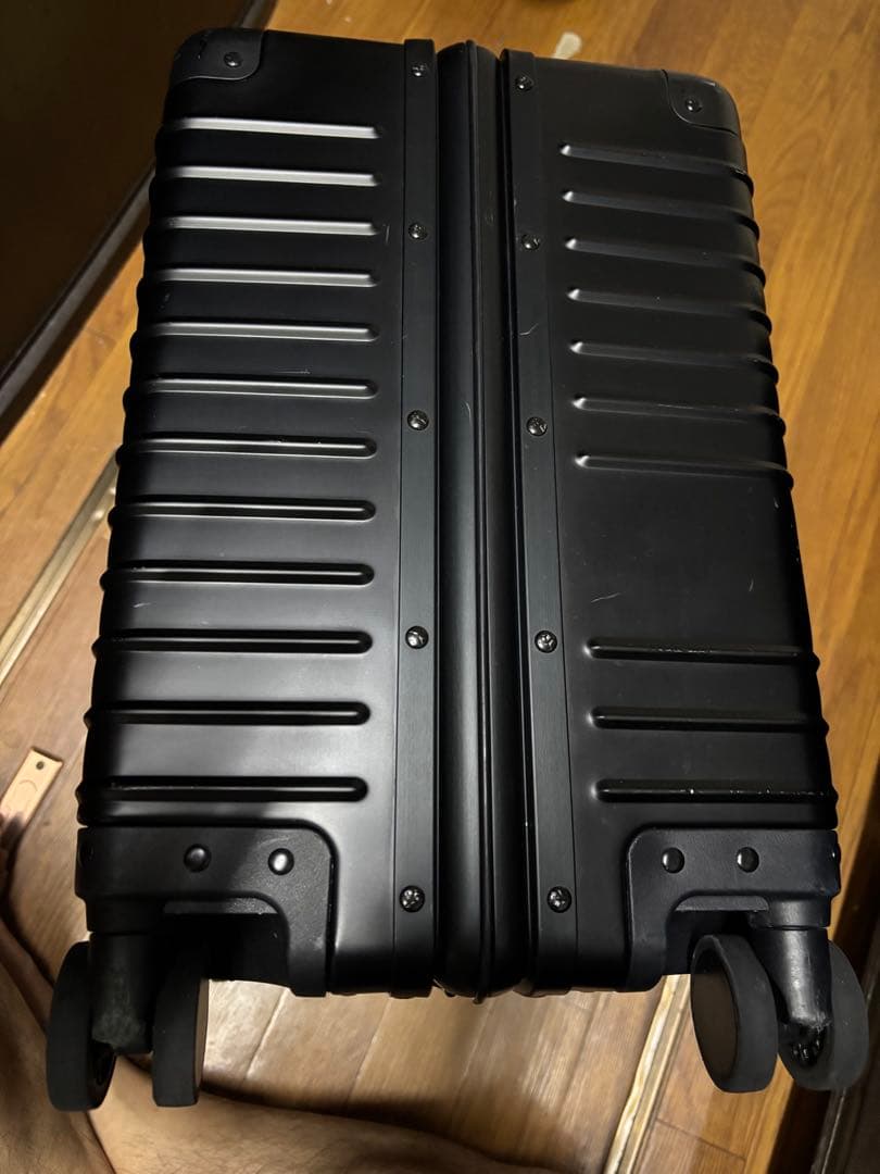 【値下げ！】 イノベーター アルミスーツケース inv1611