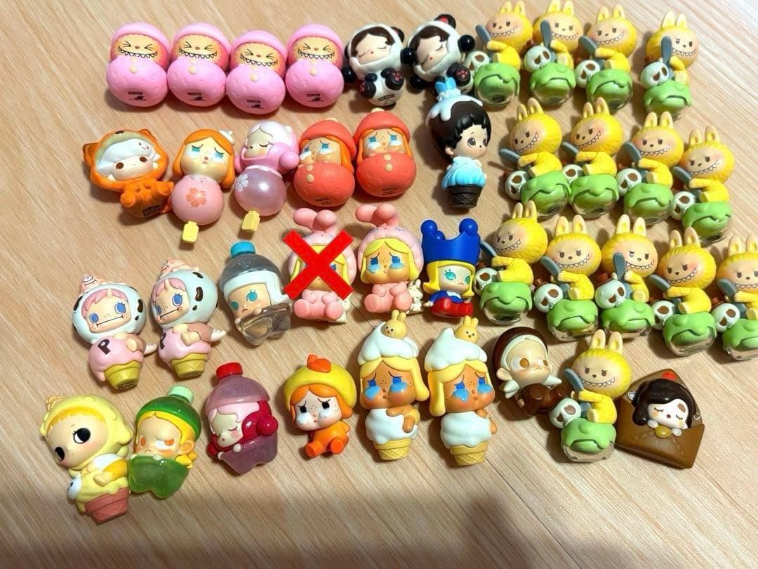 ラブブ　ミニ　フィギュア