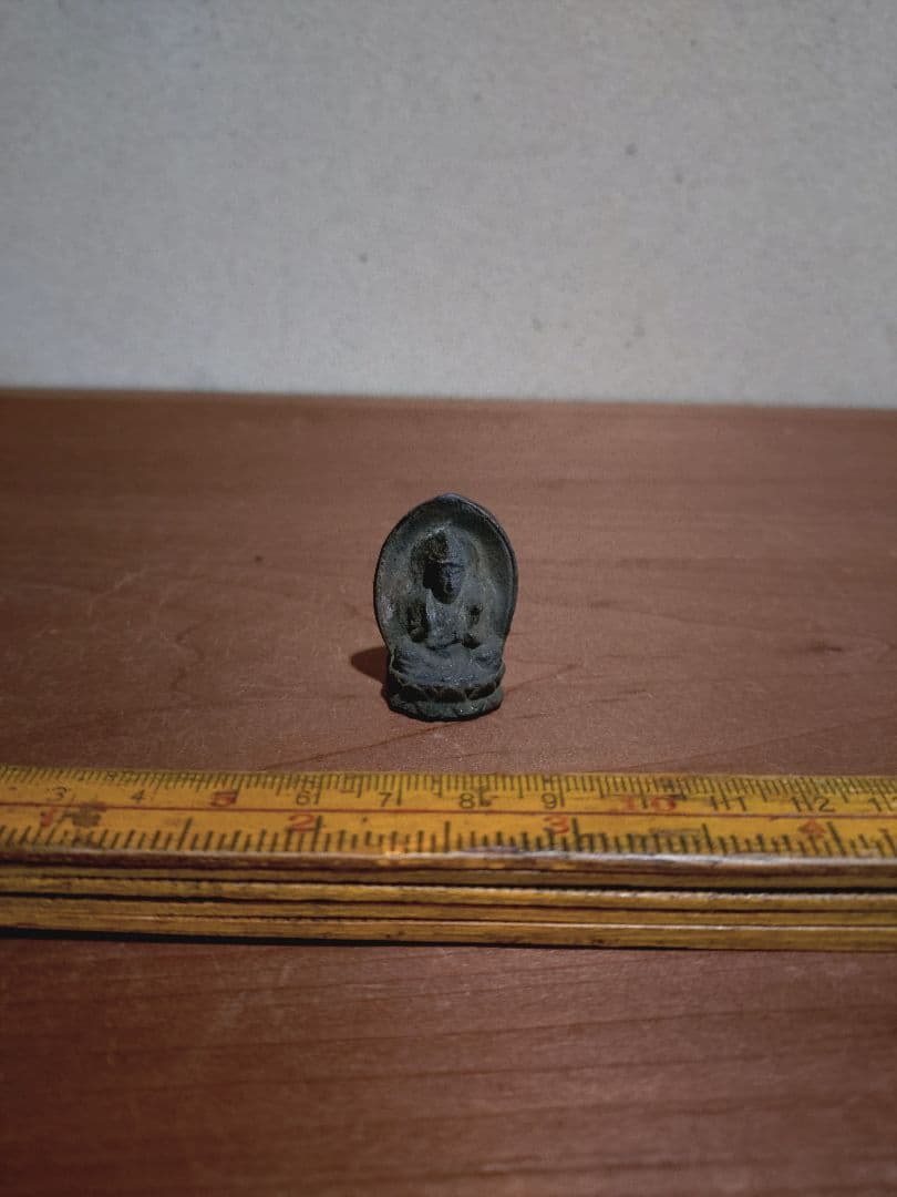 銅造 聖観音菩薩 坐像 懐中仏 兜仏 豆仏 旅仏