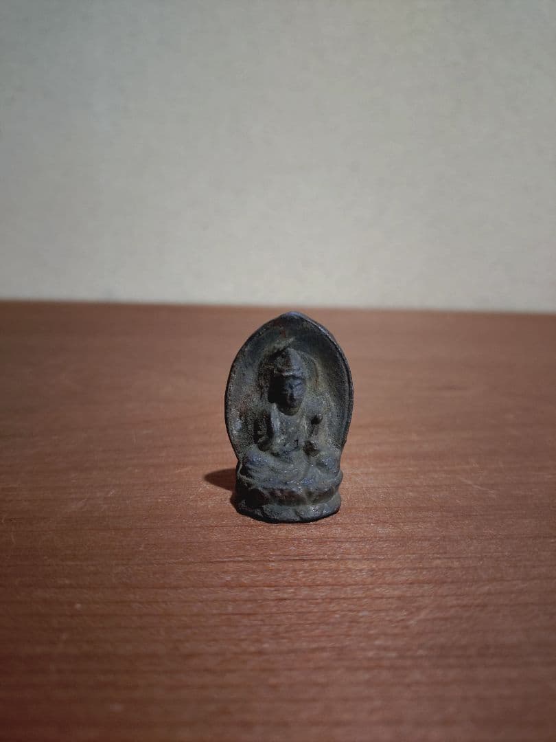 銅造 聖観音菩薩 坐像 懐中仏 兜仏 豆仏 旅仏