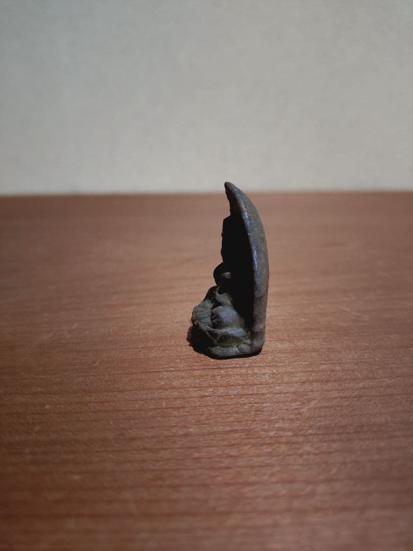 銅造 聖観音菩薩 坐像 懐中仏 兜仏 豆仏 旅仏