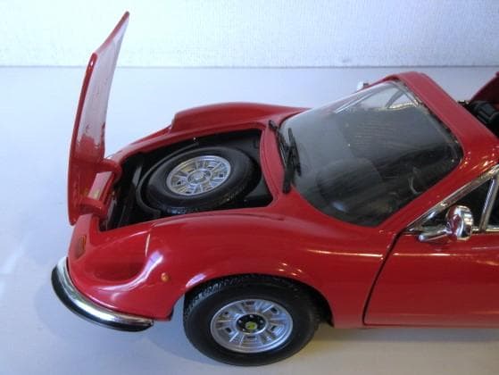 特価 Hot Wheels 1/18 フェラーリ Dino 246GTS レッド