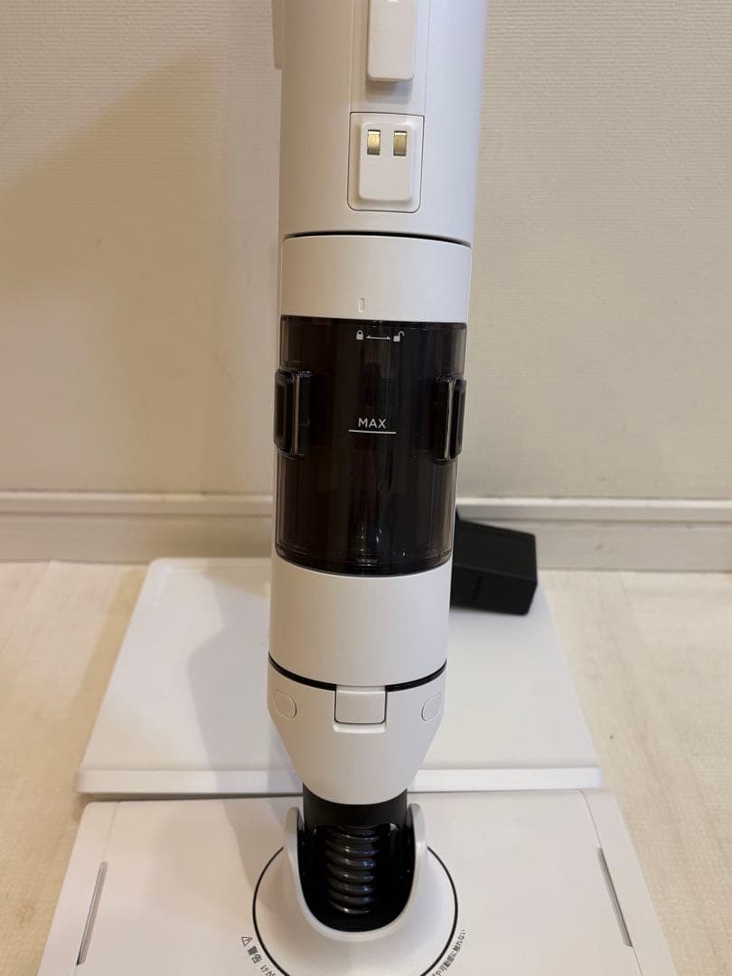 美品 バルミューダ CO2A-WH 掃除機