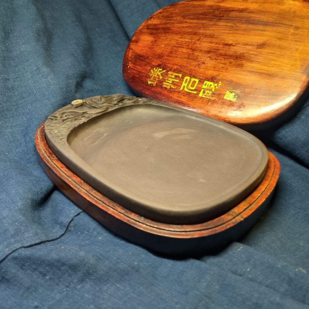 素晴らしい端渓名硯です。見事です