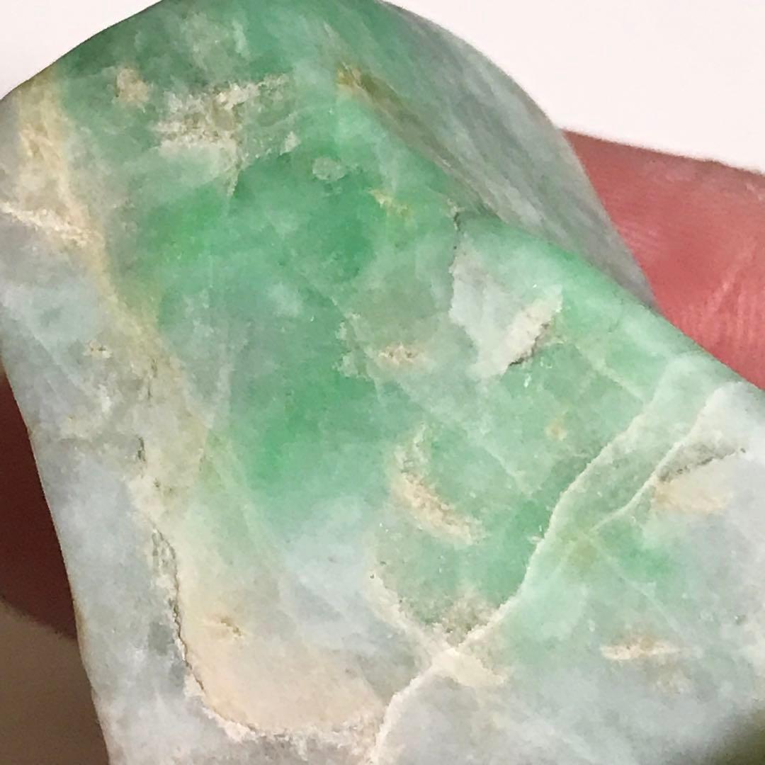 糸魚川翡翠　美石　明るく鮮やかな翠　金山谷　108g