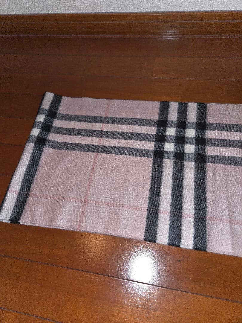 ★ゆありま★美品★バーバリーロンドン スコットランド製 カシミア100%