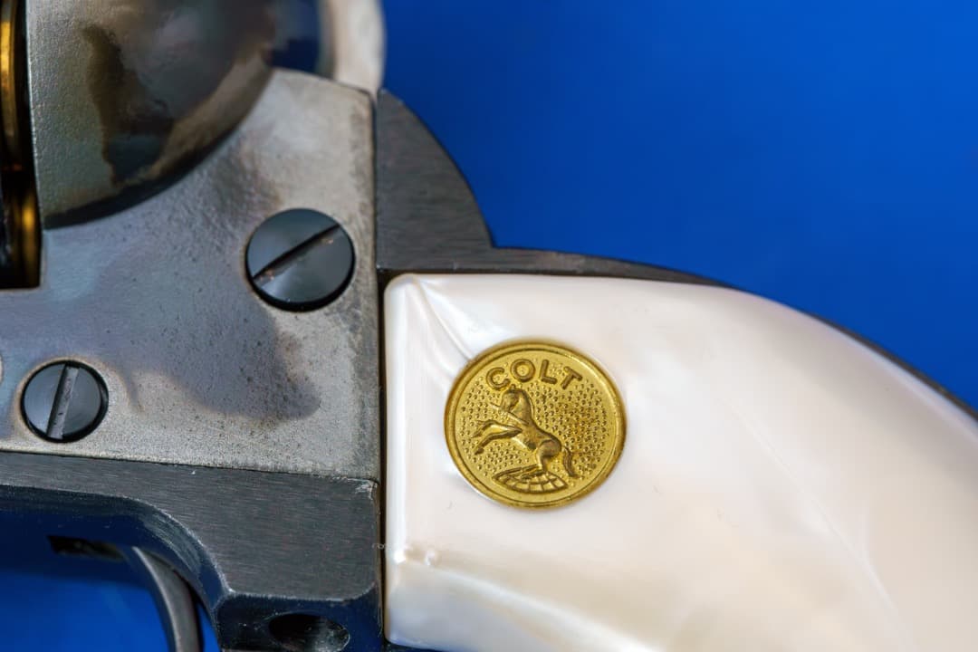 モデルガン　コルトフロンティアシックスシューター