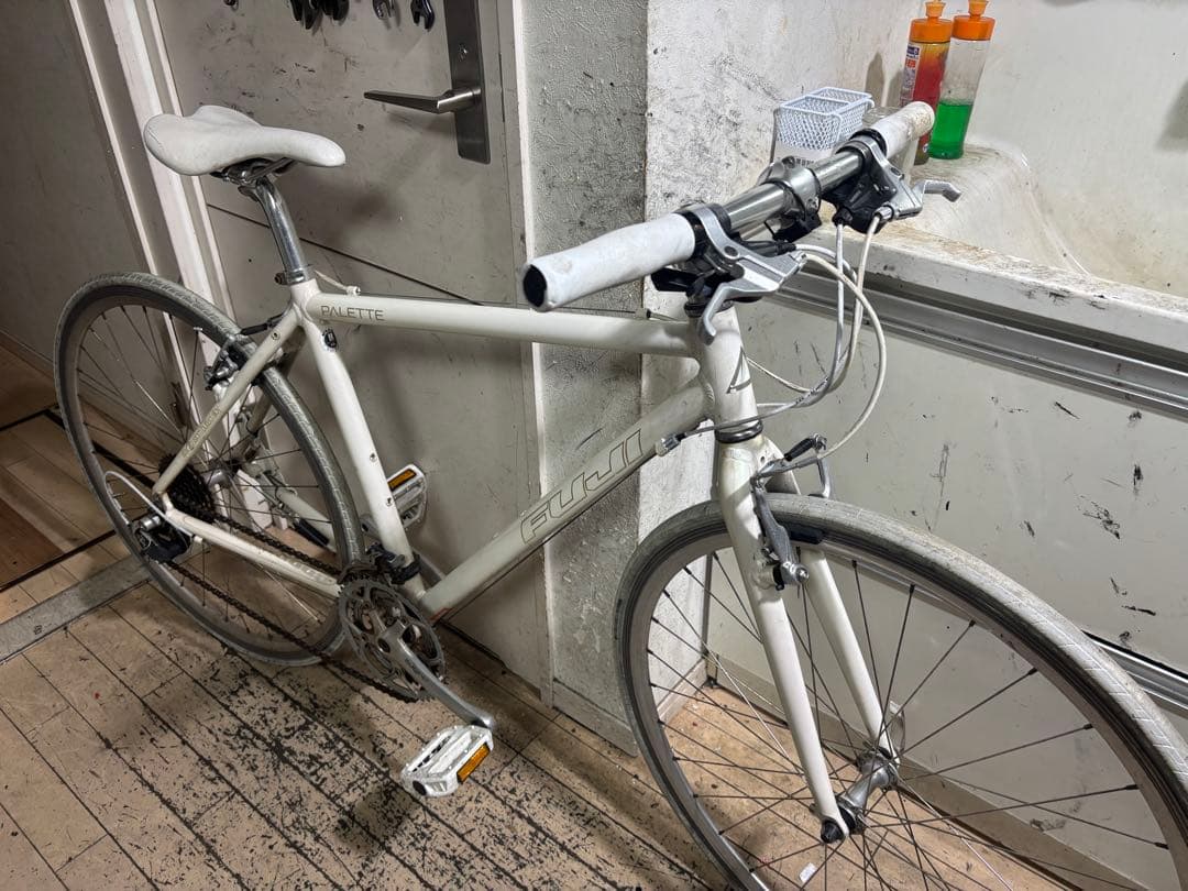 FUJI PALETTE フジのクロスバイク ホワイト