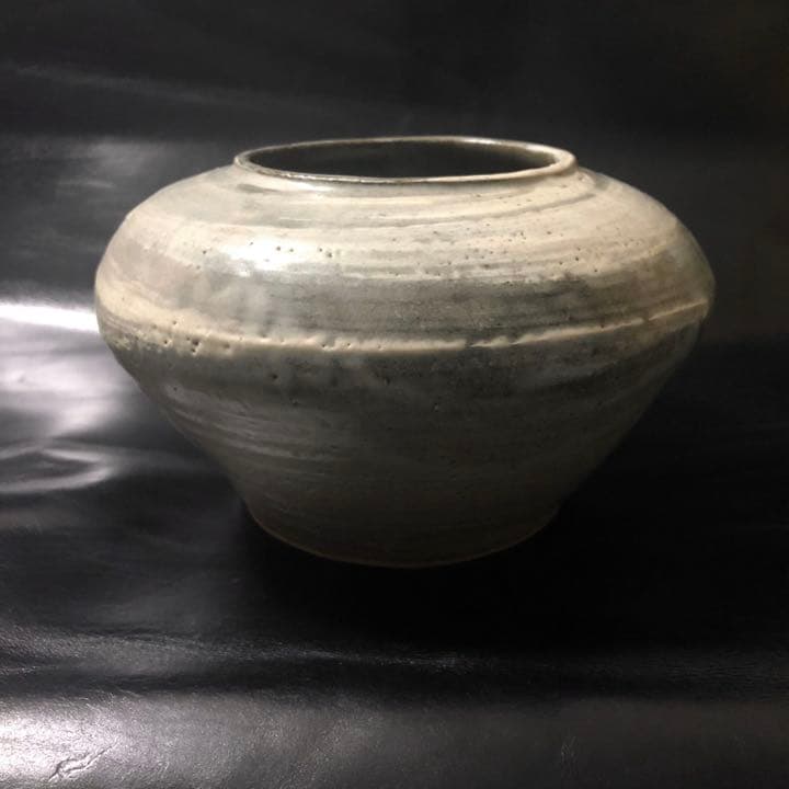 遺品整理◆骨董収集家だった祖父の大切なコレクションのお宝の壺、壷、花瓶、花道具