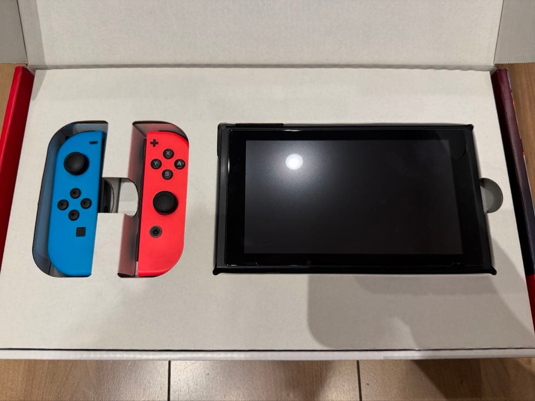 美品　 Nintendo Switch ネオンブルー・ネオンレッド スイッチ