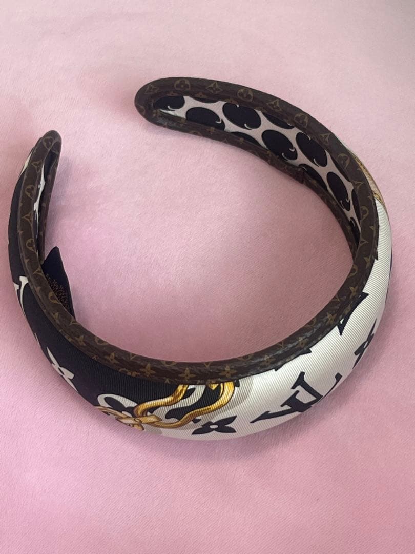 ヴィトン　カチューシャ美品