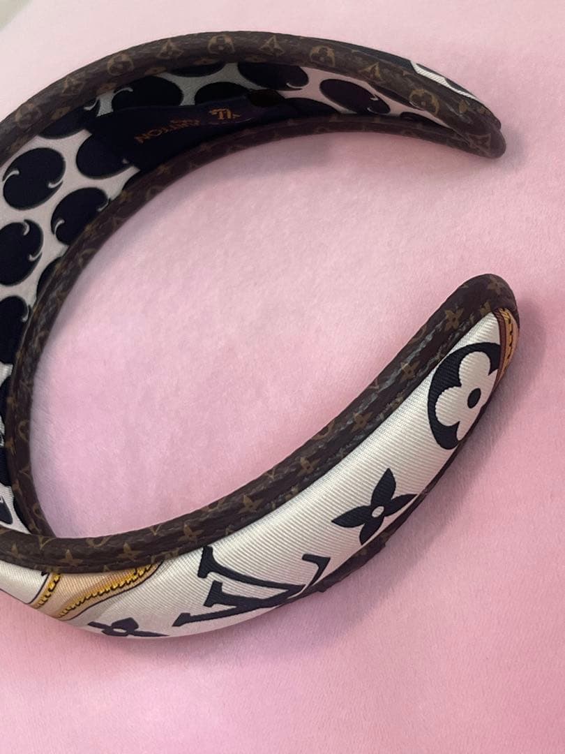 ヴィトン　カチューシャ美品