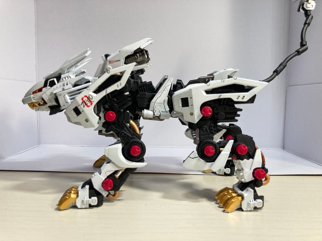 コトブキヤ　HMM ゾイド　ライガーゼロ　塗装済み完成品