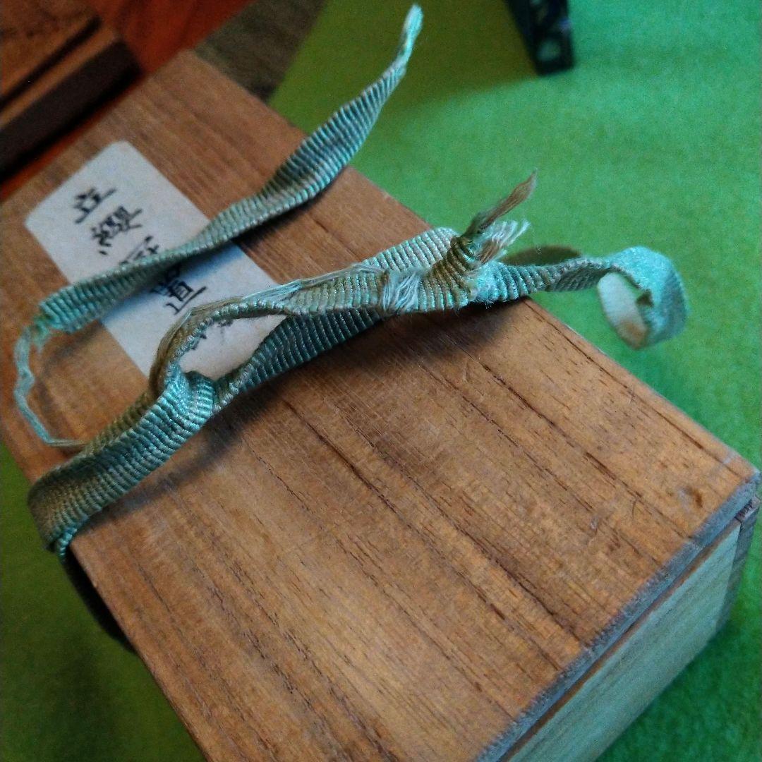 銅造立纓冠置物　11センチ