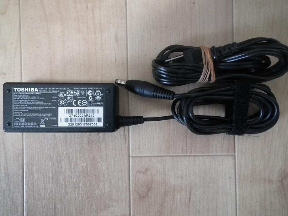 東芝 ノートパソコン dynabook B65/DP/中古特価良品