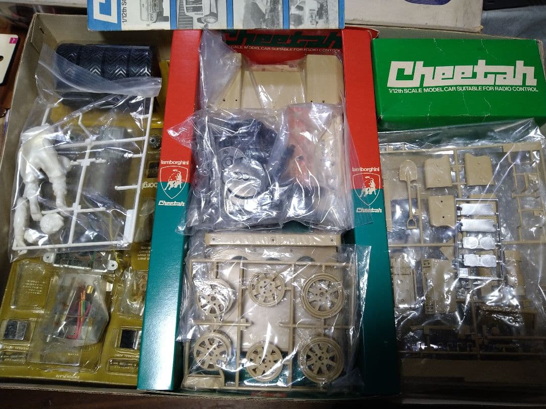 タミヤ　TAMIYA　1/12 ランボルギーニ　チーター　組立途中　（ジャンク）