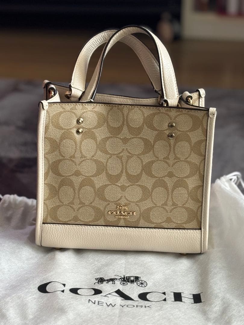 COACH ベージュ キャンバス ショルダーバッグ　アウトレット