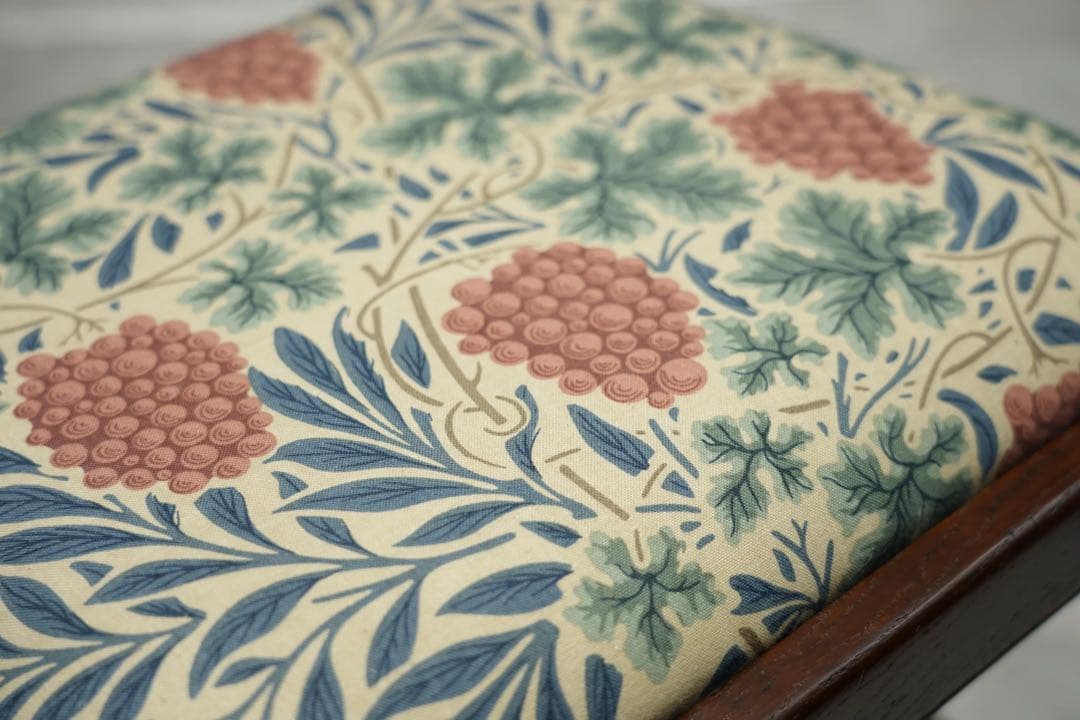 英国アンティーク　ウィリアムモリス　オーク材1900年頃　良品　チェア　椅子